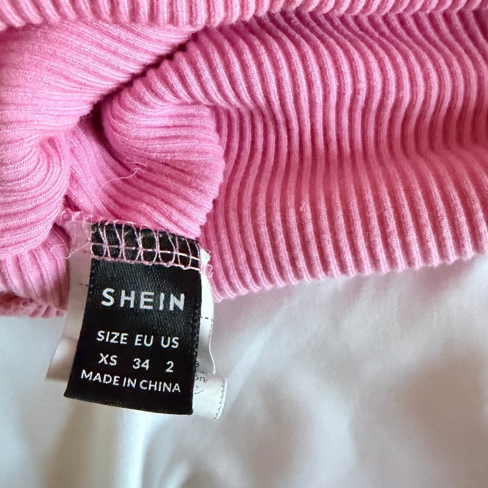 Pink Ribbed Crop Top - Picture 3 of 3
